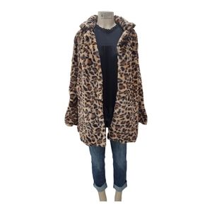 WOMEN LEOPARD PRINT FAUXFUR SOFT COAT.